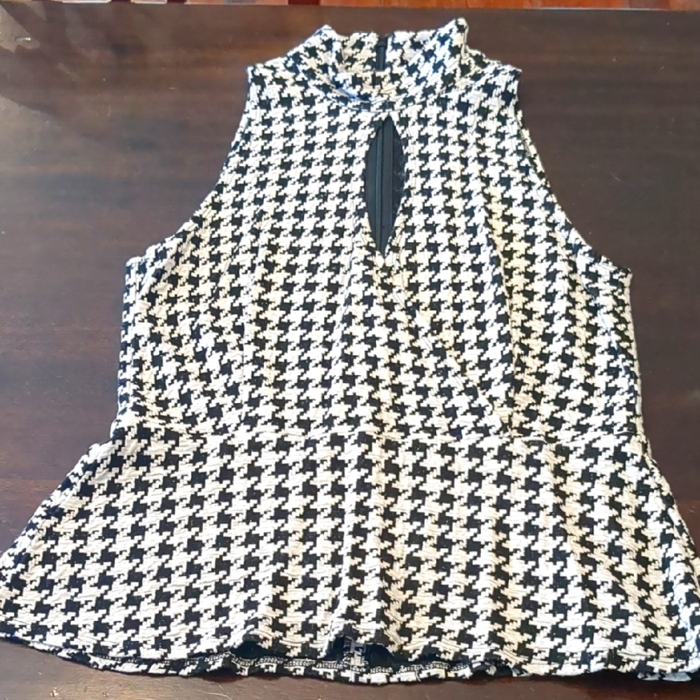 W by Worth Houndstooth Keyhole Blouse